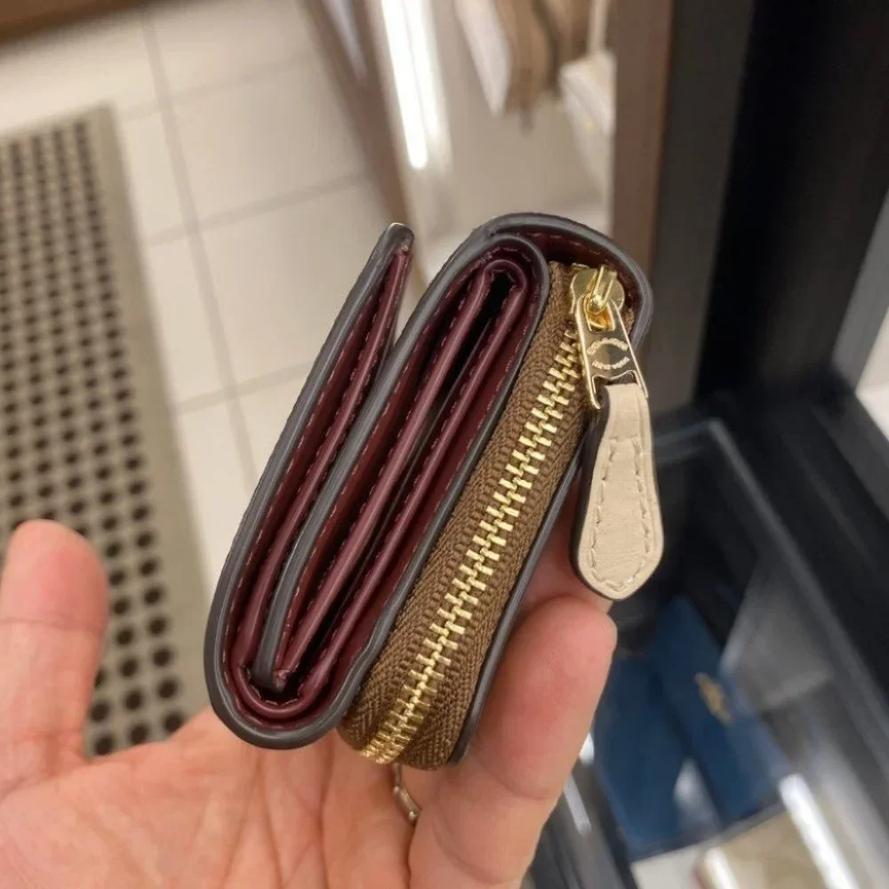 Trifold Wallet With Dandelion Floral - Picture 5 of 8